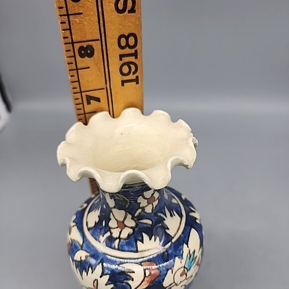 Vintage Hand painted Turkish Iznik Persian Pottery Vase 6.5 Inches Fluted - Picture 4 of 5